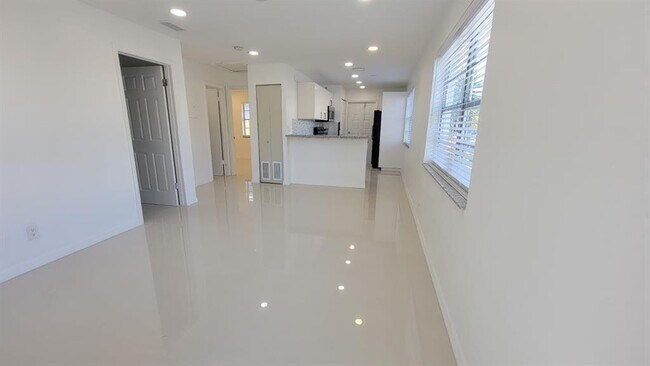 Foto del edificio - 831 NW 14th Way