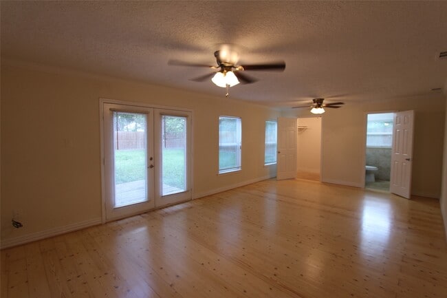 Building Photo - 6506 Sivley St