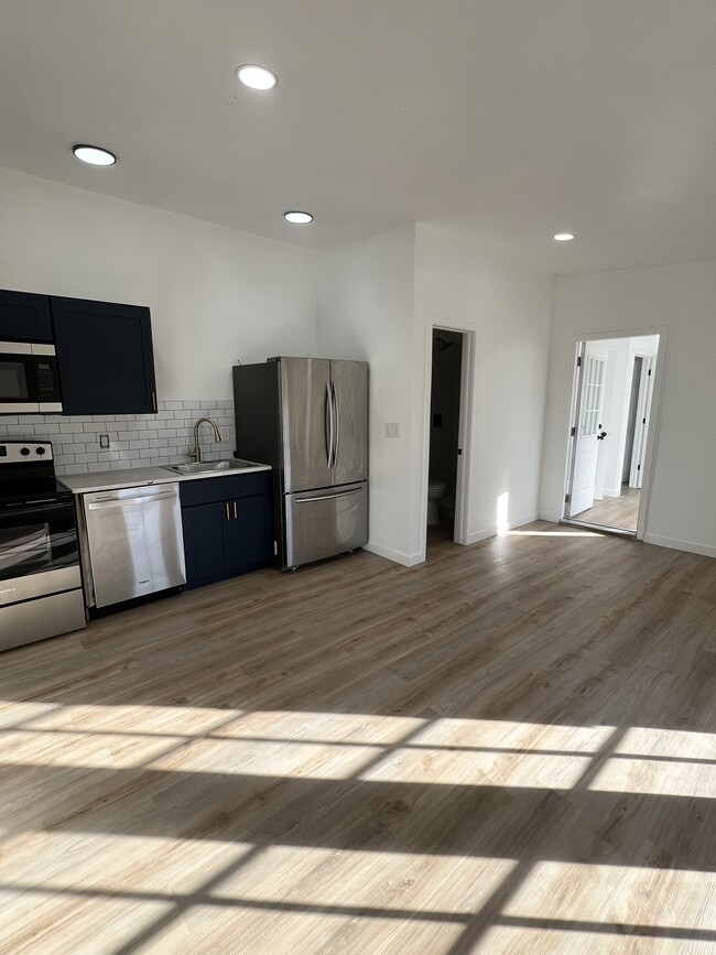 Building Photo - 8771 Oakwood St