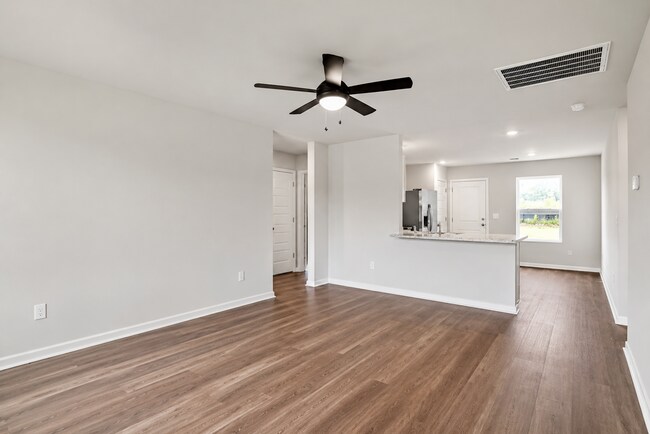 Foto del edificio - 817 Ashford Dr