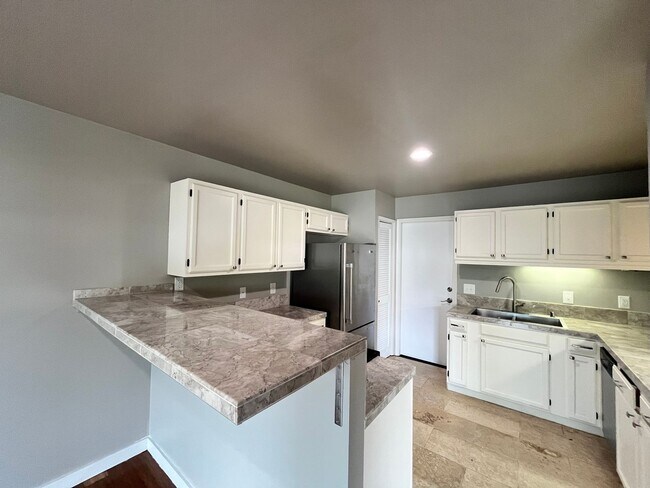 Foto del edificio - Renovated 3BR/2BA Home in Waimea – Bright,...