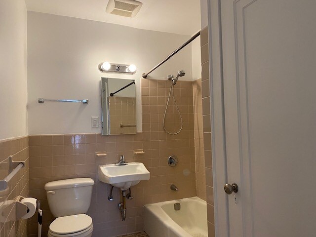 Building Photo - 232 Newbury St