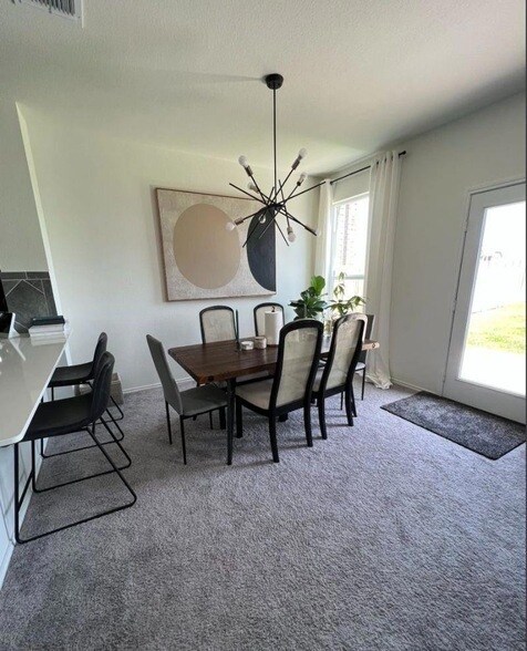 Foto del edificio - 7311 Gray Catbird Dr