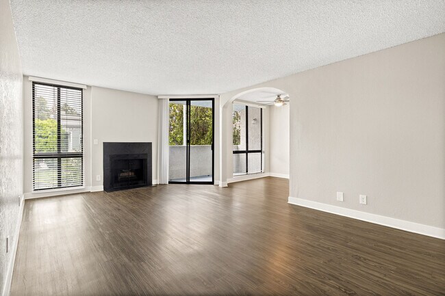 Foto del edificio - 4250 Coldwater Canyon