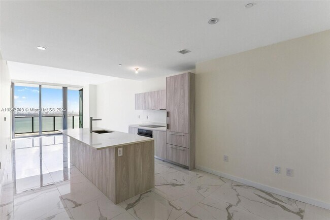 Foto del edificio - 480 NE 31st St
