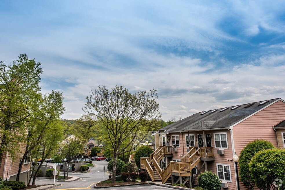 Willow Grove Apartment Homes Rentals Danbury, CT