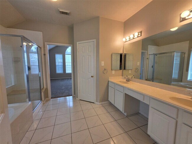 Building Photo - 3116 Ravens Lake Cir