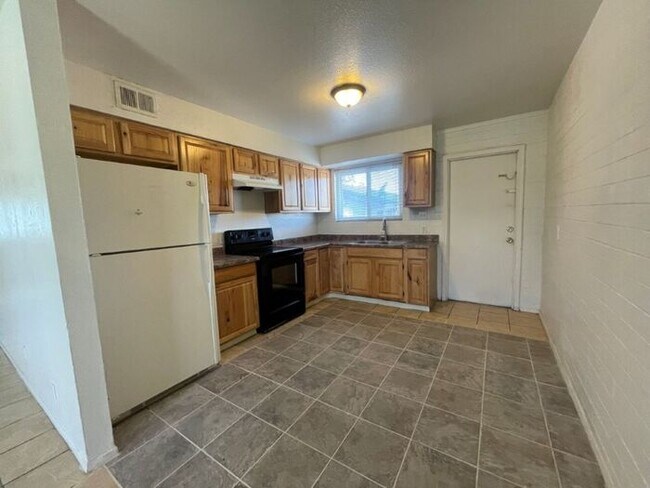 Foto del edificio - 4821 E Willetta St