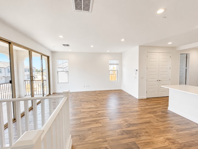 Building Photo - 4043 E Brisa Dr