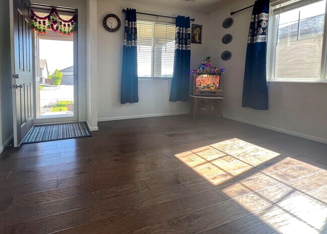 Foto del edificio - Stonegate 4bd 3ba 2,265sq.ft. - built in 2019 - FOR RENT!