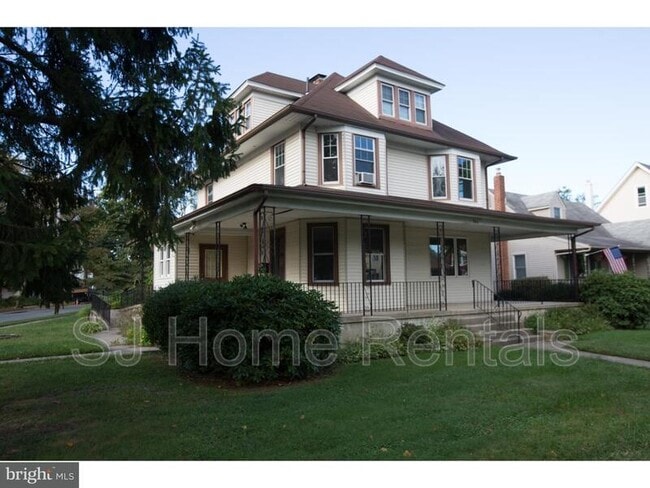 Photo - 745 Highland Ave Apartment