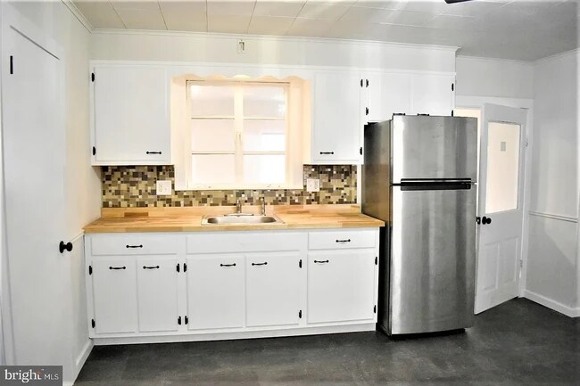 Foto del edificio - 30 S White Oak St