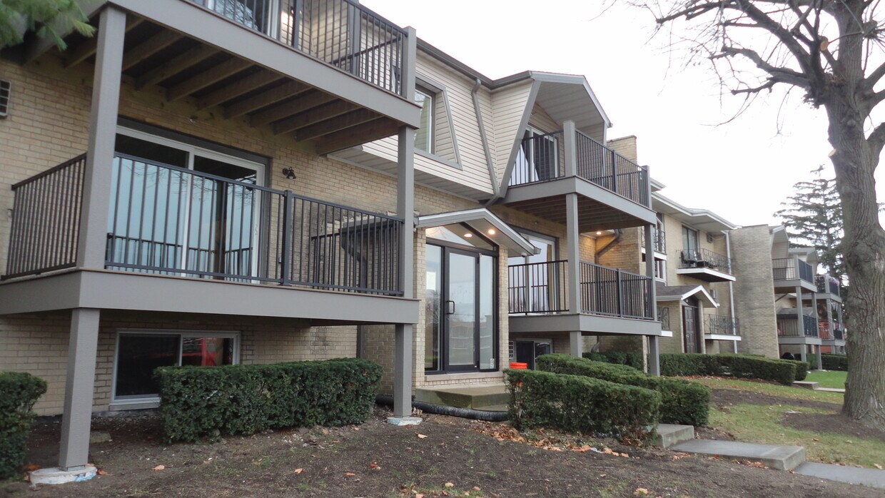Primary Photo - 9 Willow Way