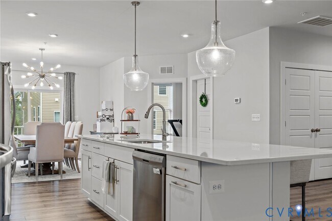 Building Photo - 2628 Lassen Pl