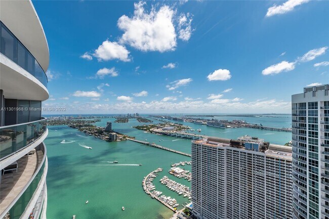 Foto del edificio - 488 NE 18th St