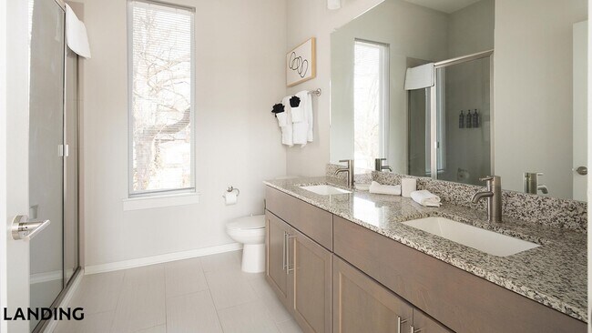 Foto del edificio - 1801 Meridian St