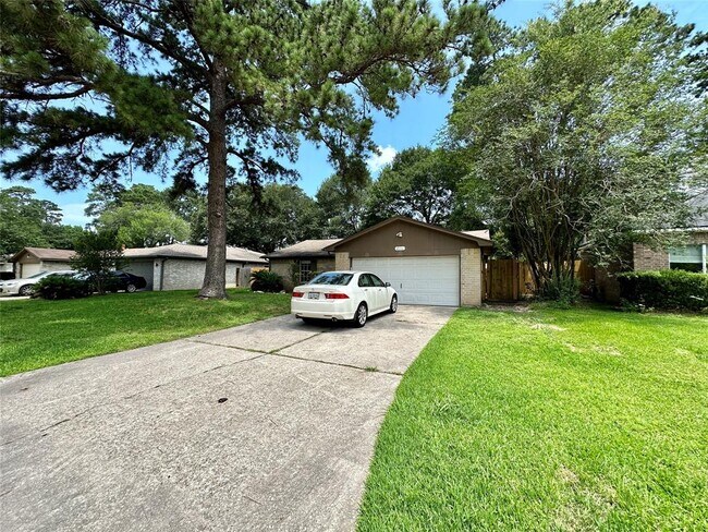 Building Photo - 2111 Rycroft Dr