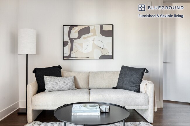 Building Photo - 3644 Overland Ave