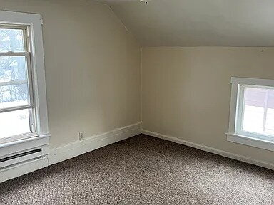 Foto del edificio - Freshly painted 3/1 in Kenmore...with a detached garage.