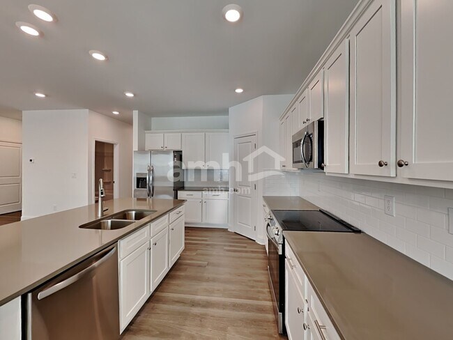 Building Photo - 1039 Highland Walk