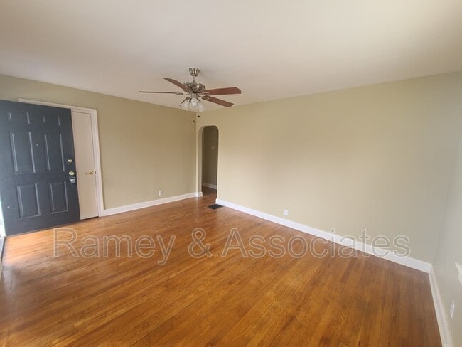 Foto del edificio - 1627 Catalpa St