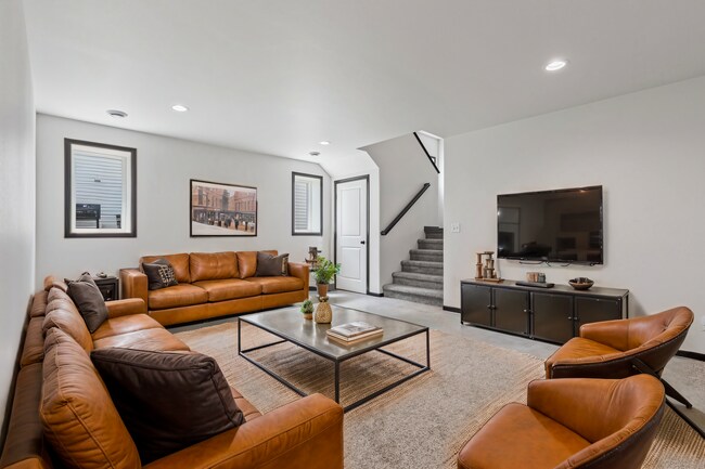Foto del edificio - 4-bedroom, 3-bathroom Horace Single-Family Home w/ 3 Stall Garage