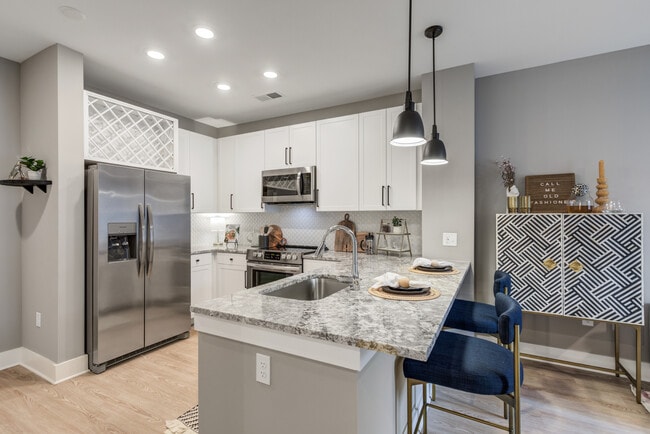 Building Photo - Margaux Midtown