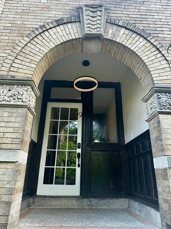 Building Photo - 9 Chilcott Pl