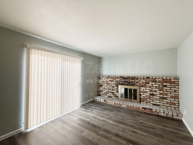 Building Photo - 3275 Cheyenne Dr