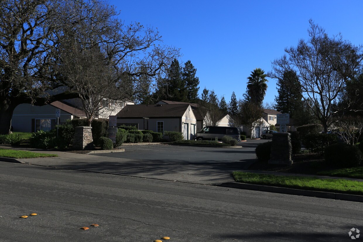 Foto principal - 1652 Yardley St