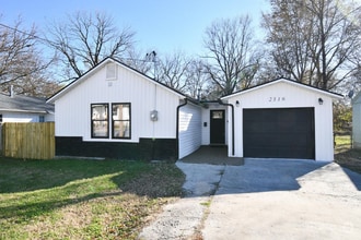 Building Photo - 2316 W Nichols St