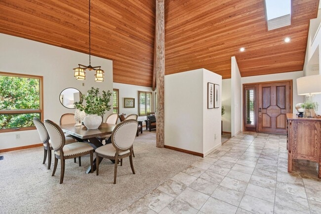 Building Photo - 4730 Woodcliff Ct