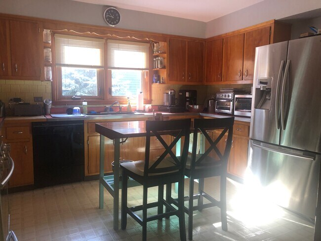 Kitchen - 441 E Harrison Rd