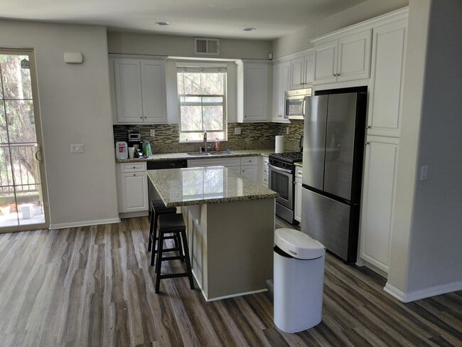 Foto del edificio - 1830 Crimson Ct