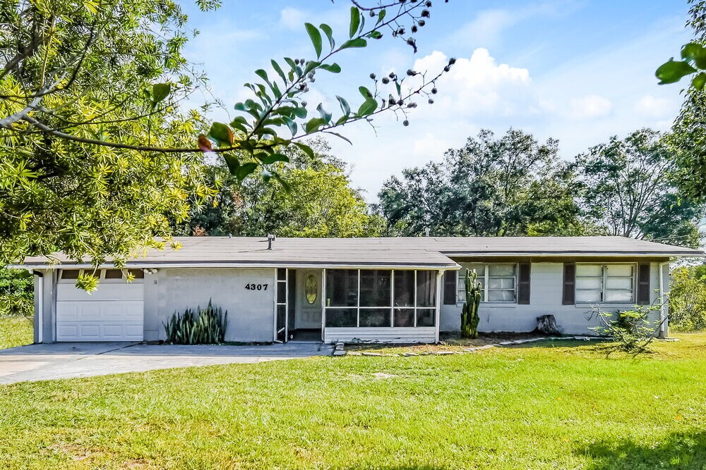 Foto principal - 4307 Lane Ave S