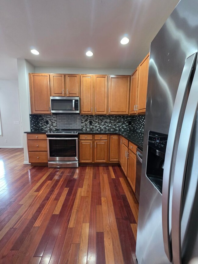 Building Photo - 9606 S 27th St