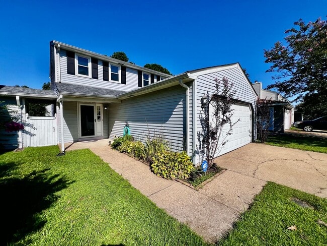 Foto del edificio - Must-See 3-Bedroom Home in Rosemont Forest!