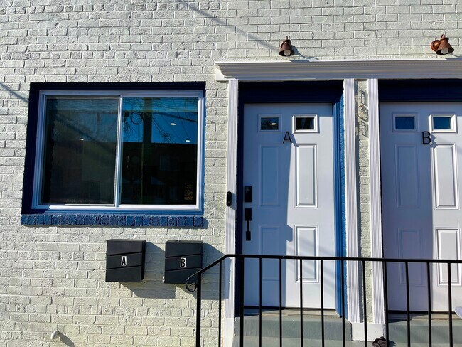 Building Photo - 131 Joliet St SW
