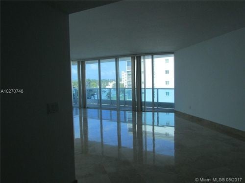 Foto del edificio - 715 Bayshore Dr