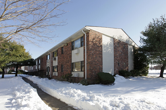 Forest Green Apartments Islip