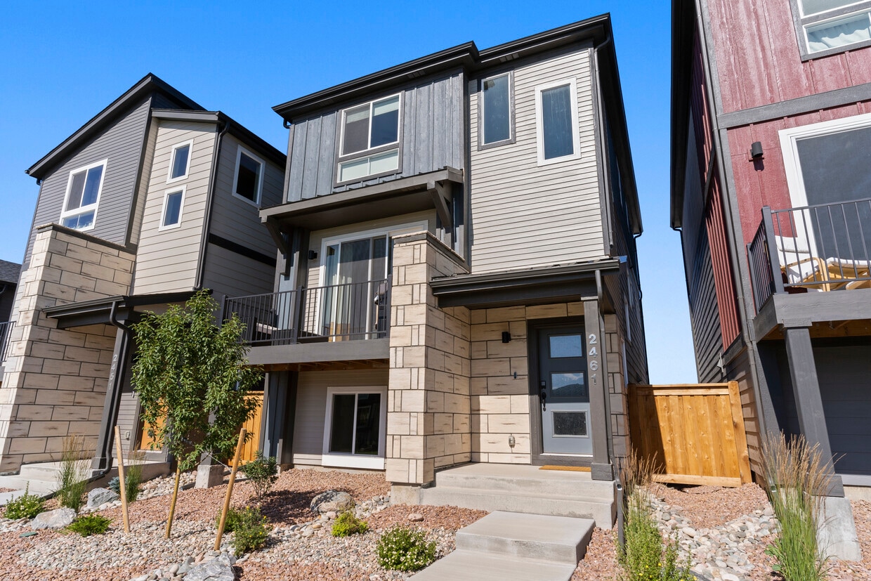 Front View - 2461 Horsemanship Ct