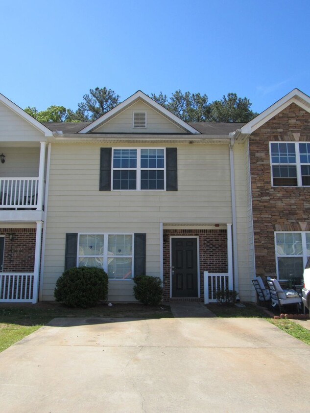 Primary Photo - Townhouse in Jonesboro