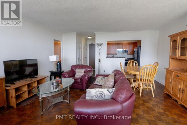 Photo du bâtiment - 5949 Yonge St