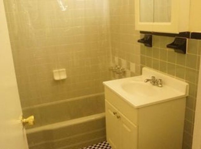 Foto del edificio - 270 Lenox Rd