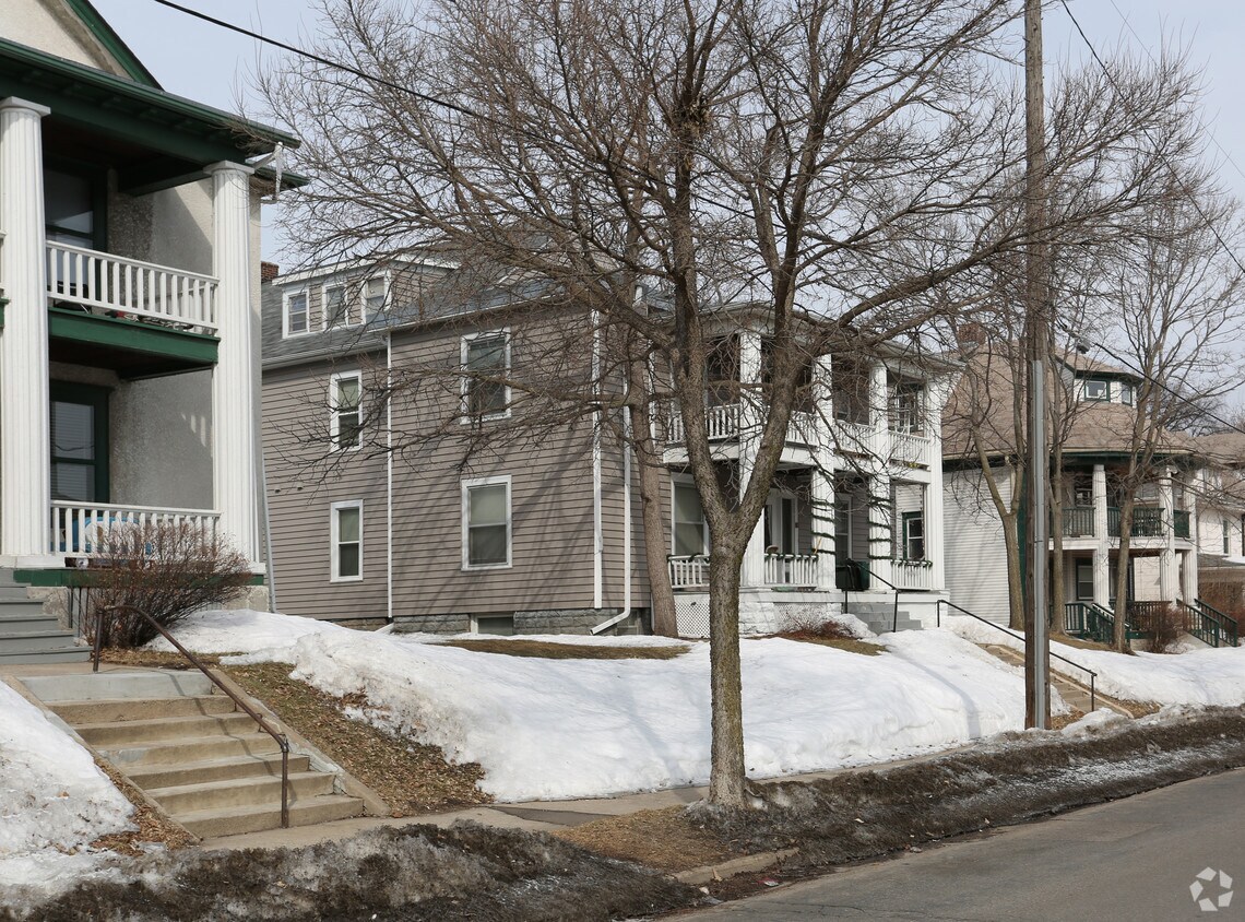 Building Photo - 2214 Emerson Ave S
