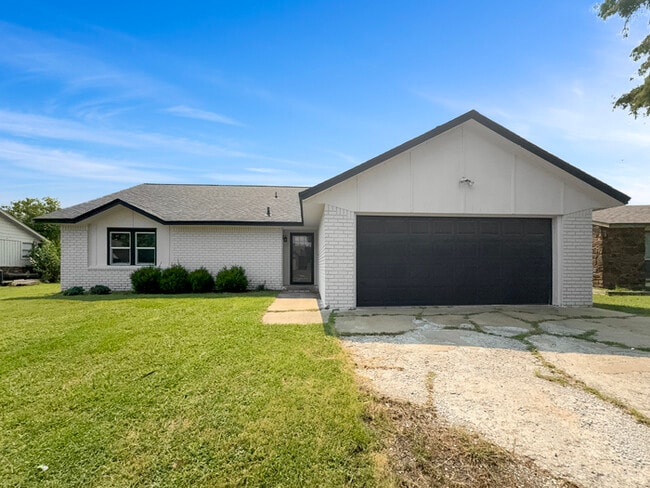 Building Photo - 8406 N 117th E Ave