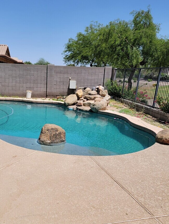 Foto del edificio - Amazing 4-Bedroom, 3-Bathroom home For Rent in Laveen!!