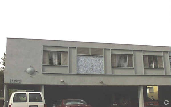 Primary Photo - 1027 N Edinburgh Ave