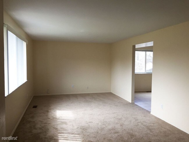 Building Photo - 4931 Longford Rd