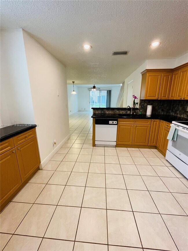 Building Photo - 1503 Veracruz Ln